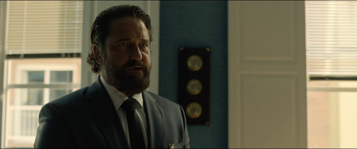 Den of Thieves 2 Pantera (2025) AMZN WEB-DL Hindi + En Ta Te 576p AVC AAC 2.0 ESub B4uHD.mkv.0002